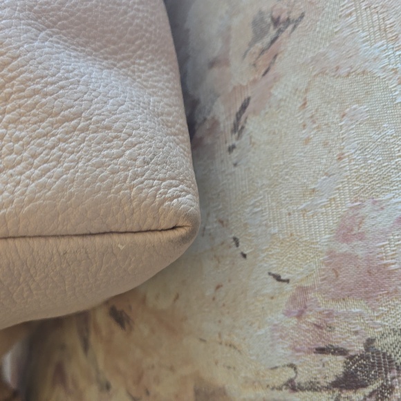 Tory Burch Marion Slouchy Tote - Picture 9 of 16